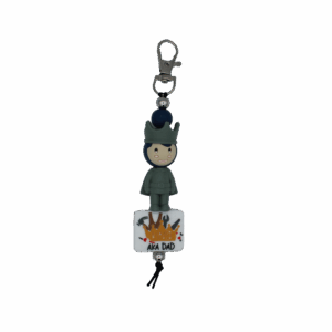 Gepersonaliseerde sleutelhanger met superheldpoppetje en de tekst King aka DAd