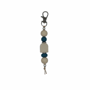 Handgemaakte sleutelhanger met siliconen kralen in verschillende kleuren.