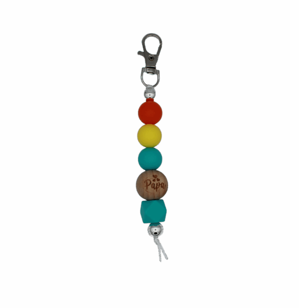 Handgemaakte sleutelhanger met siliconen kralen in verschillende kleuren.