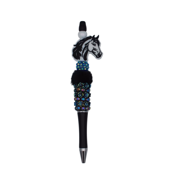 Unieke handgemaakte pen met siliconen kralen. Kleurrijk, herbruikbaar en ideaal als origineel cadeau of voor eigen gebruik. Inclusief extra navulling!