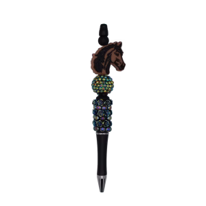Unieke handgemaakte pen met siliconen kralen. Kleurrijk, herbruikbaar en ideaal als origineel cadeau of voor eigen gebruik. Inclusief extra navulling!
